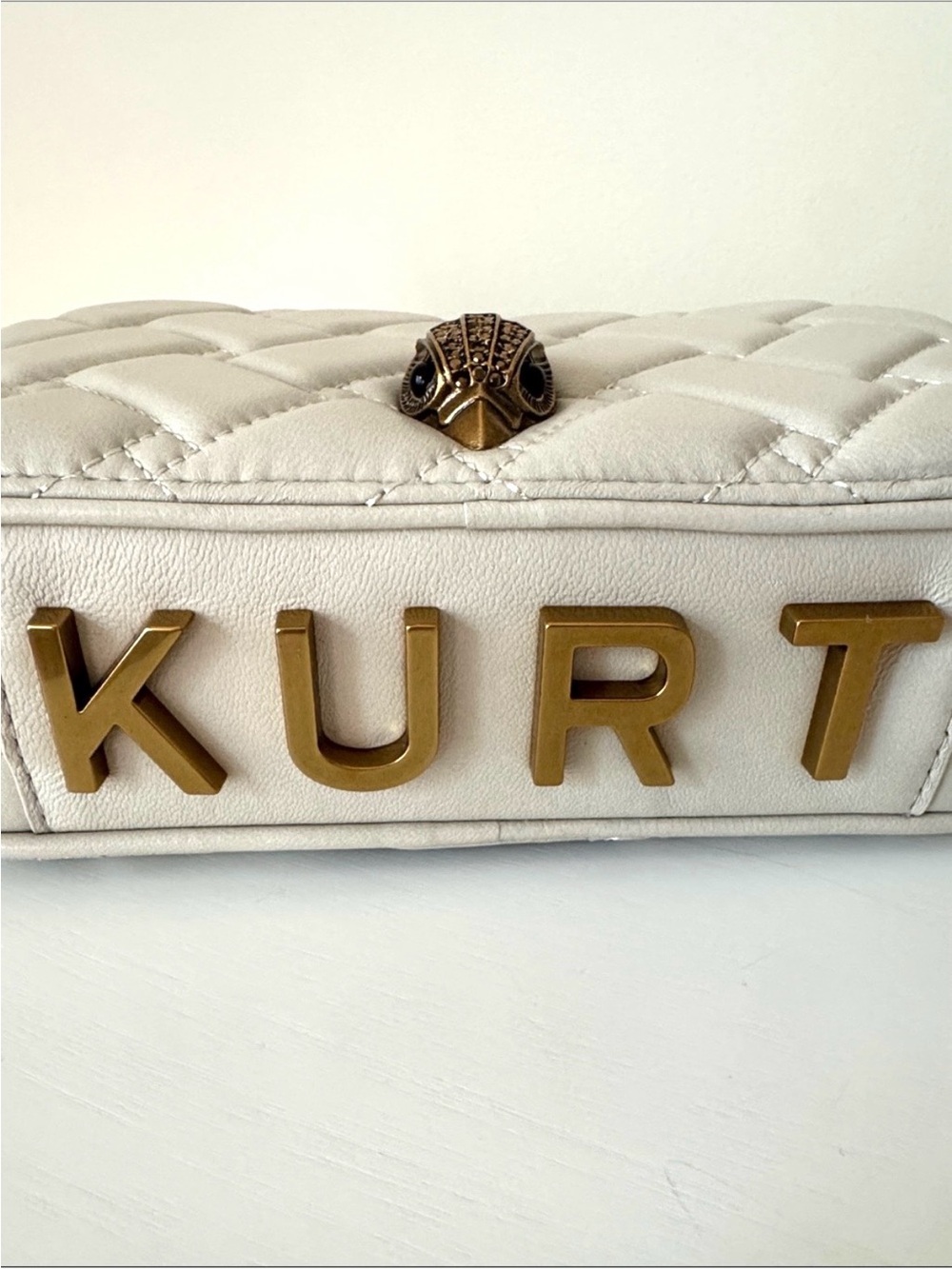 Kurt Geiger Leather Quilted Crossbody Camera Bag & Cream NWT - Picture 2 of 6
